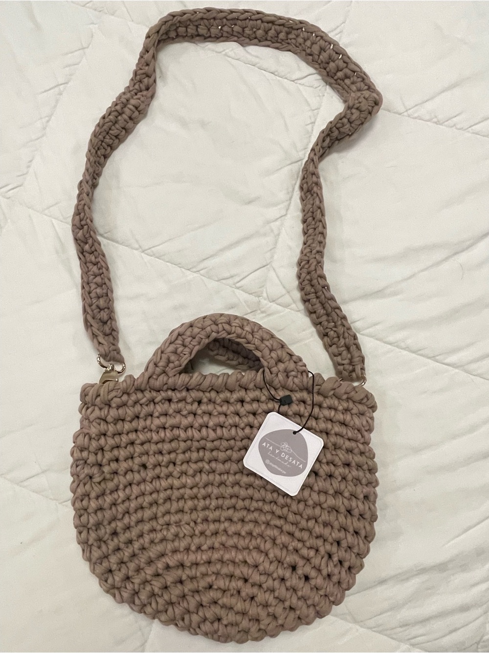 NWT Ata Y Desata Peru Handmade Crochet Crossbody Bag Taupe T-Shirt Yarn